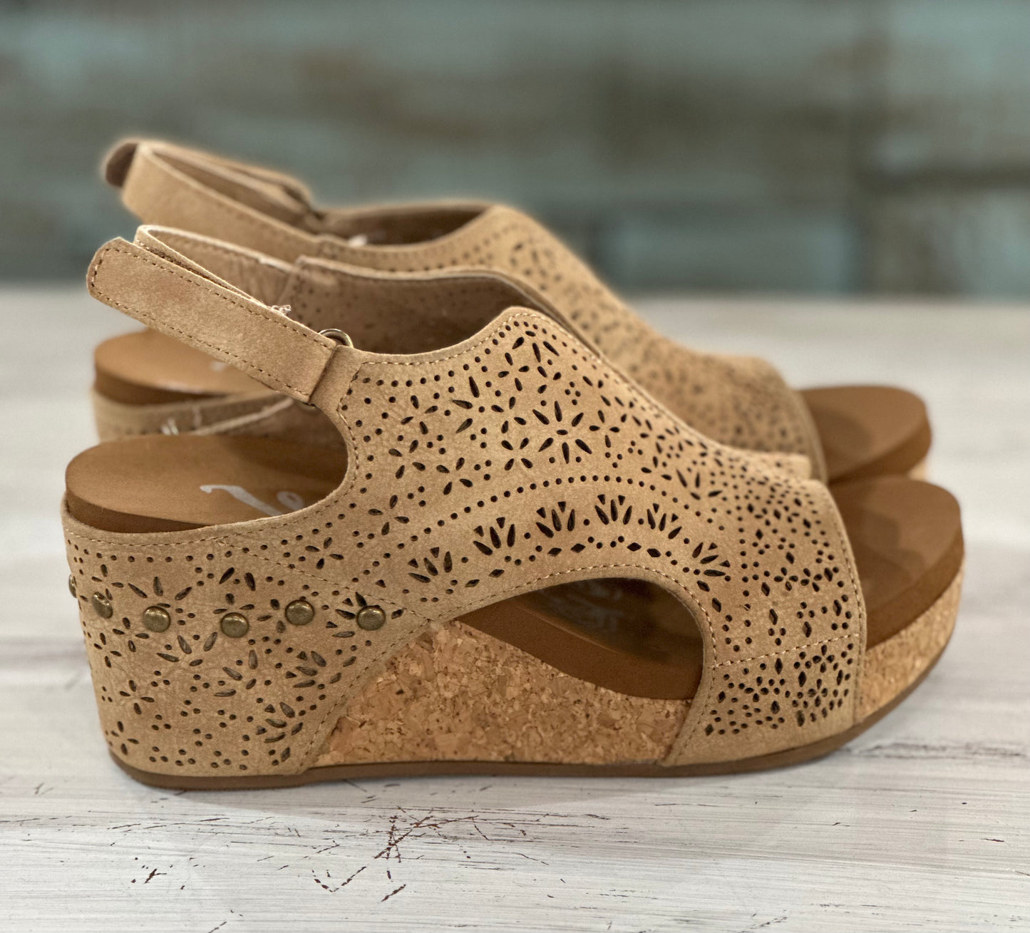 Very G Nude “Free Fly” wedges