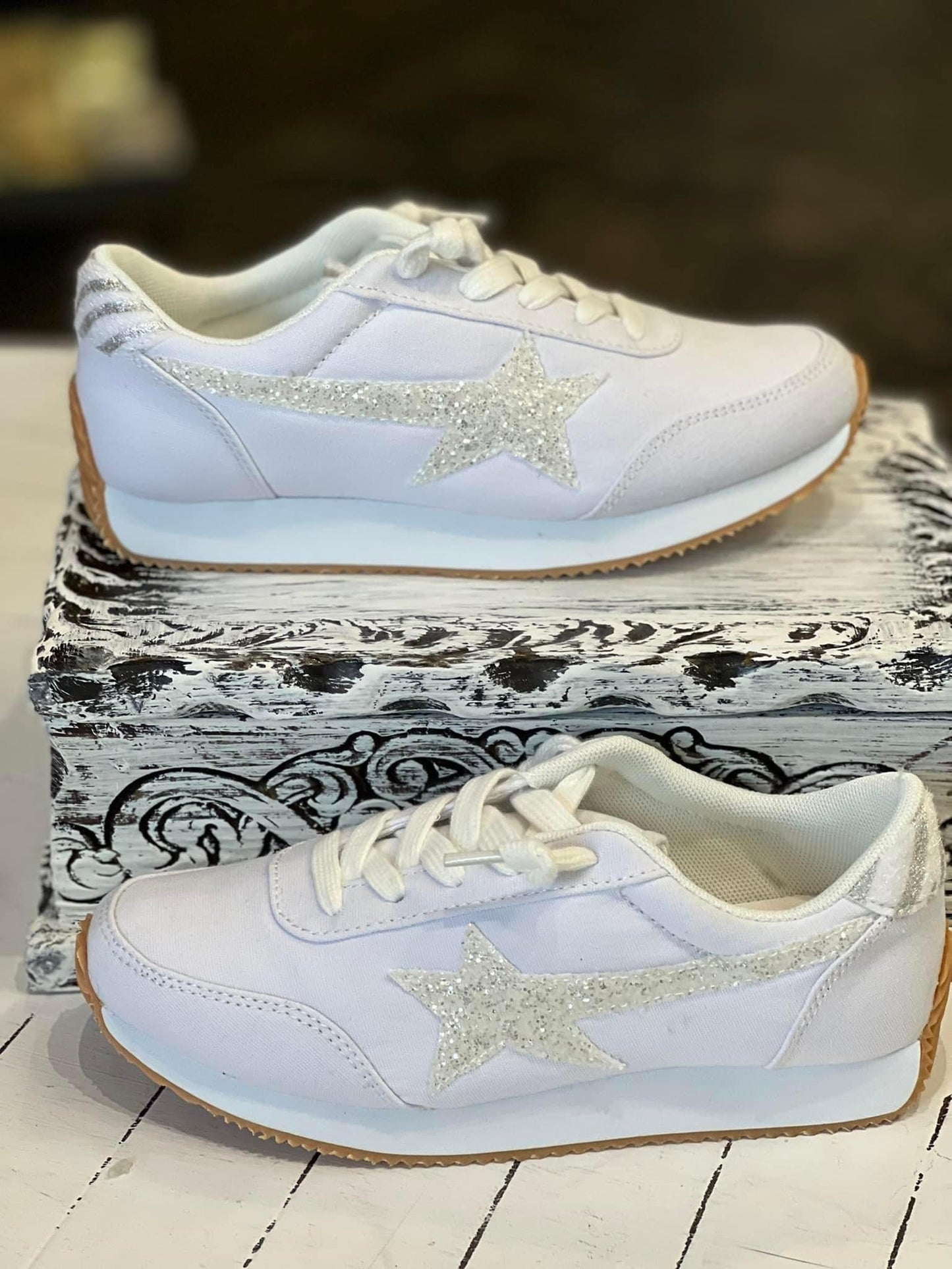 Very G white shimmer star “Vintage 2” sneakers